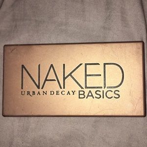 Urban decay- naked basics edition 1